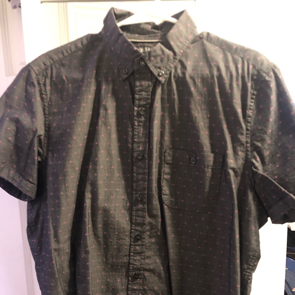 Short sleeve polka dot shirt